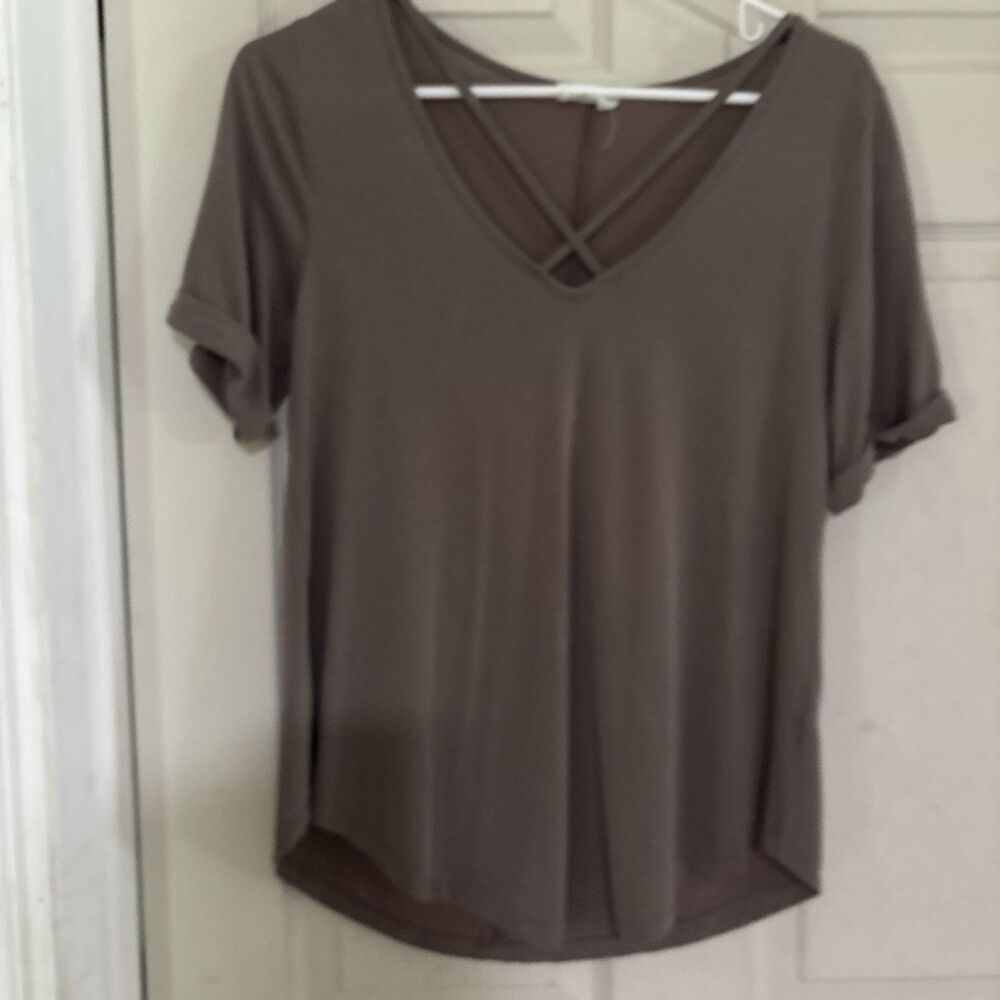 Sienna Sky Flowy Small Top. Brown Color